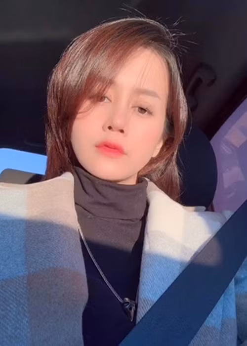 An Nguy đến nay chỉ chia sẻ một vài hình ảnh trên trang cá nhân và không hề đả động đến ồn ào với Kiều Minh Tuấn và Cát Phượng.