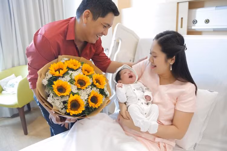Vợ chồng Thanh Thúy đặt tên quý tử mới sinh là Thiên Phú, tên thân mật là Tết.