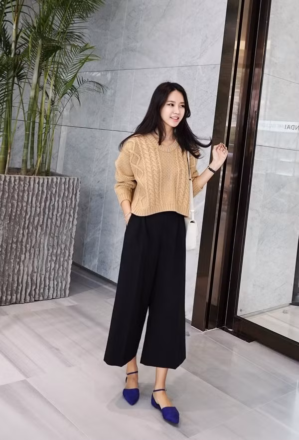 Gợi ý cách phối đồ với quần ống rộng cho các nàng lung linh dịp Tết Goi y cach phoi do voi quan ong rong cho cac nang lung linh dip Tet