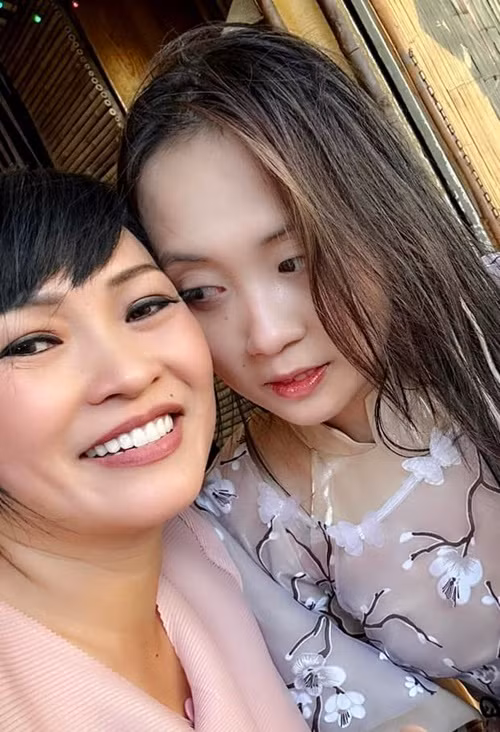 Phương Thanh chia sẻ, dù con gái có lớn bao nhiêu chăng nữa thì trong lòng cô, con vẫn còn bé nhỏ như ngày nào.