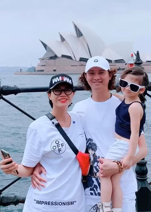 Vợ chồng Trang Trần chưa tổ chức đám cưới vì nhiều lý do. Tuy nhiên, cả hai từng đi chụp ảnh cưới.