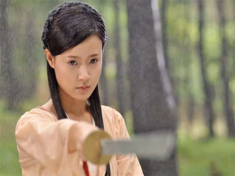 Năm 2011, Midu đóng phim “Thiên mệnh anh hùng". Cô vào vai nữ hiệp xinh đẹp, có chút bướng bỉnh Hoa Xuân. Ảnh: Tổ Quốc