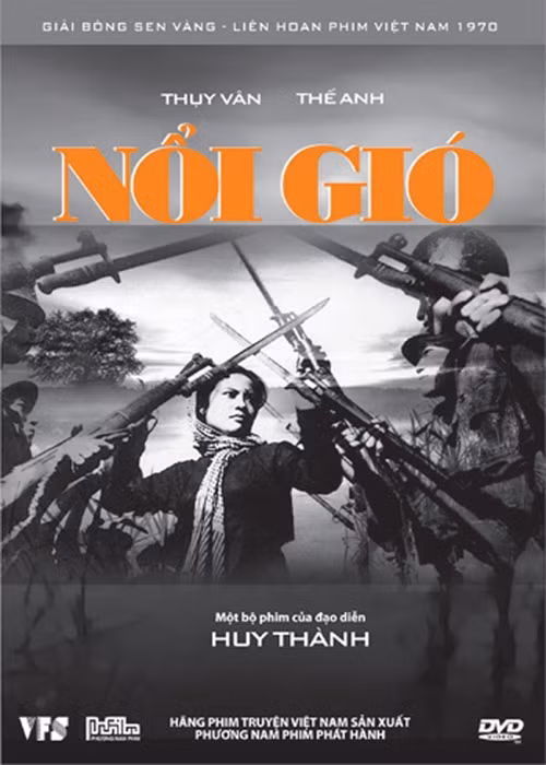 Năm 1966, nghệ sĩ Thụy Vân đóng phim “Nổi gió” của đạo diễn Huy Thành, chuyển thể từ vở kịch cùng tên của tác giả Đào Hồng Cẩm. Trong phim, bà vào vai Vân - một nữ cán bộ cách mạng kiên cường. Ảnh: Khám phá