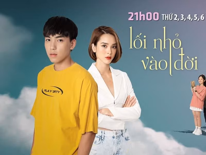 Hoàng Long sinh năm 2003, theo học khoa Thanh nhạc, trường Cao đẳng Nghệ thuật Hà Nội. Anh chạm ngõ truyền hình khi vai Dũng trong "Lối nhỏ vào đời". Ảnh: FBNV