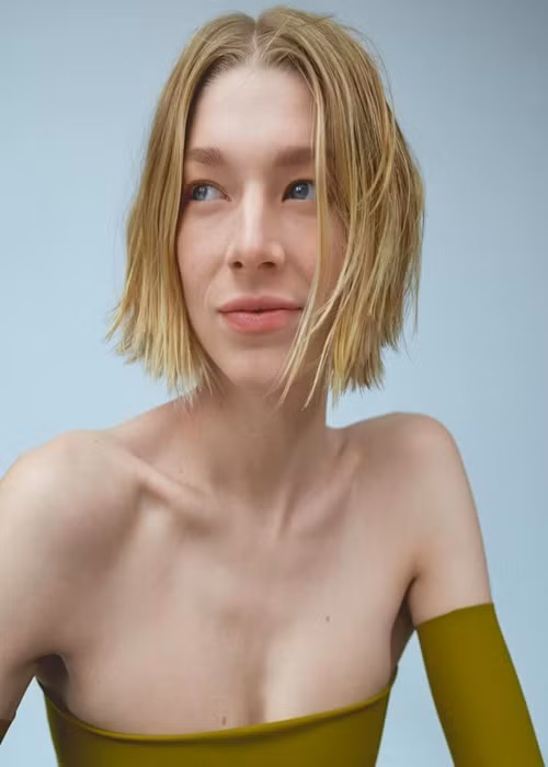 Hunter Schafer bước chân vào làng người mẫu sau khi tốt nghiệp khoa Nghệ thuật Thị giác tại Trường Nghệ thuật Bắc Carolina năm 2017. Ảnh: FBNV