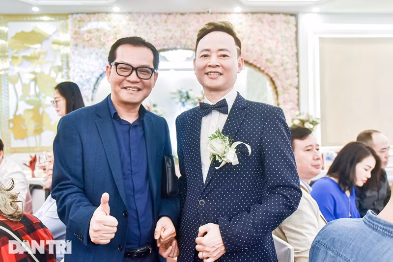 NSND Trung Hiếu tham dự đám cưới của Tùng Dương. Ảnh: Dân Trí