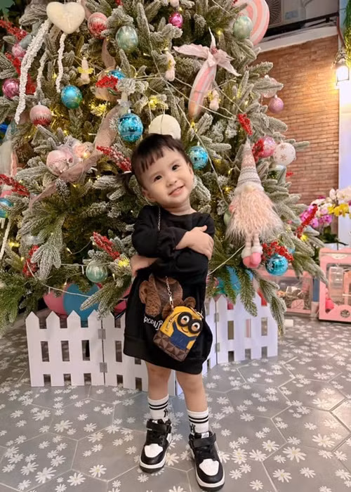 Theo Thiên An, con gái của cô rất năng động và dạn dĩ.