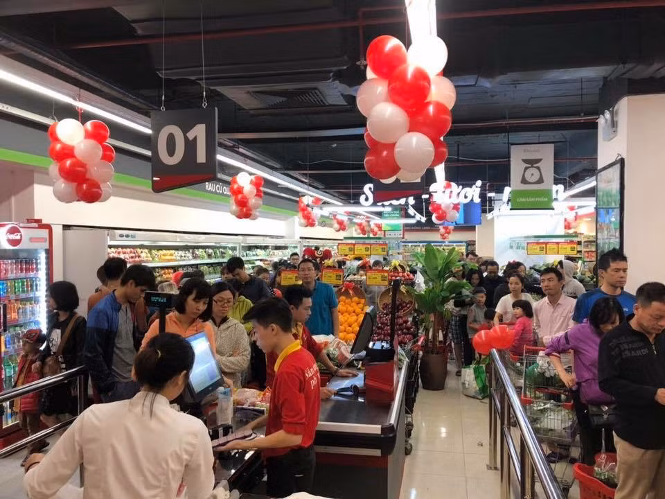 Dong loat khai truong 23 sieu thi VinMart moi-Hinh-2