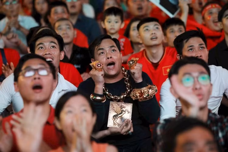Anh Phúc sinh ra và lớn lên ở TP HCM, hiện là chủ một quán karaoke nổi tiếng ở quận 12, TP HCM. Ảnh: Saostar.