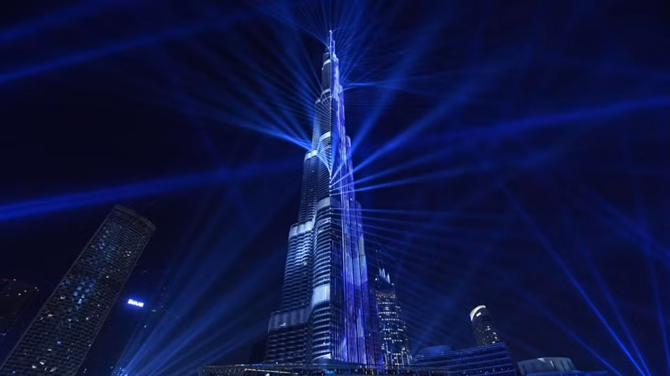 Tòa nhà chọc trời cao nhất thế giới ở Dubai này gồm 200 tầng và trị giá 1,5 tỷ USD. Ảnh: BI.