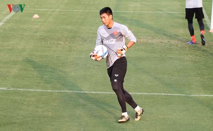 Thủ môn Nguyễn Tuấn Mạnh.