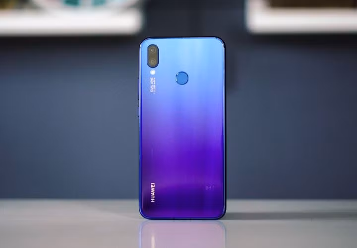 Chip Kirin 710 của Nova 3i có hiệu năng tương đương Snapdragon 636 của Bphone 3. Tuy nhiên Nova 3i có lợi thế về dung lượng RAM 4GB và bộ nhớ trong 128GB (gấp 4 lần Bphone 3). Ảnh: HoangHaMobile.