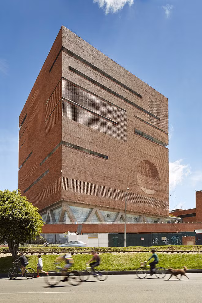 Giải thưởng ở hạng mục Kiến trúc y tế dành cho Santa Fe de Bogotá ở Colombia.