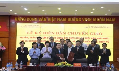 5 ong lon nao vua roi Bo NN&PTNT gop mat vao sieu uy ban?