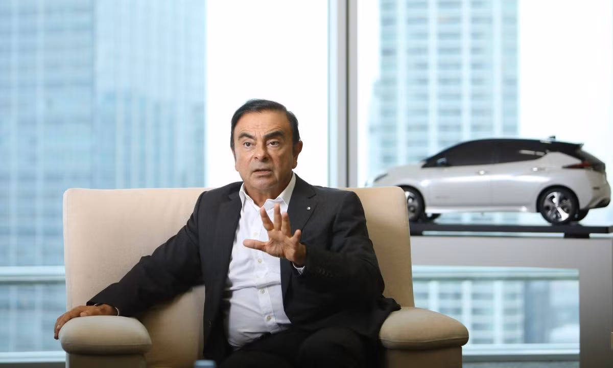 Ghosn trở thành người đầu tiên trên thế giới điều hành đồng thời hai công ty có tên trên bảng xếp hạng Fortune Global 500 khi đảm nhận vai trò CEO tại Renault và Nissan năm 2005. Ảnh: Automotive News.