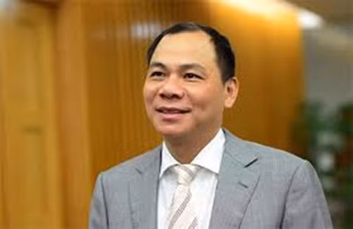 Ông Phạm Nhật Vượng đang sở hữu hơn 876 triệu cổ phiếu VIC và gián tiếp sở hữu hơn 989,1 triệu cổ phiếu VIC thông qua 92,88% cổ phần tại Công ty CP Tập đoàn Đầu tư Việt Nam. Ảnh: Forbes.