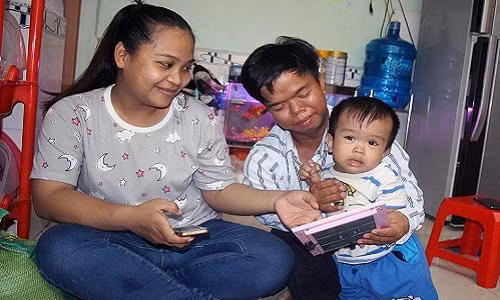 Chang trai cao 1,2m nuoi vo 1,6m hoc bac si da khoa-Hinh-2