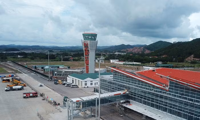 Vietnam Airlines sẽ khai thác thường lệ đường bay TP HCM - Vân Đồn với tần suất 1 chuyến/ngày bằng tàu bay Airbus A321. Ảnh: Anninhthudo.