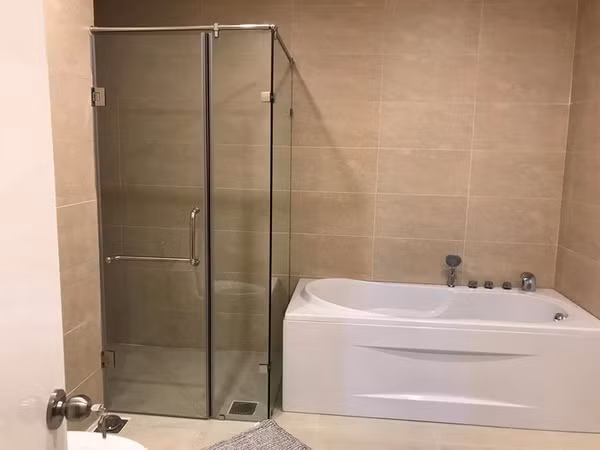 Em không phải dân sale nên không văn vẻ được nhiều, ai có nhu cầu mua thật sự inbox nha. Em báo giá rồi đưa đi xem. Tình trạng nhà mới nhận chưa ai ở nên mới toàn bộ luôn".