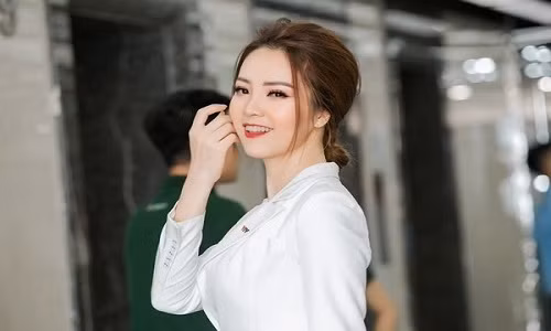 A hau Thuy Van: 