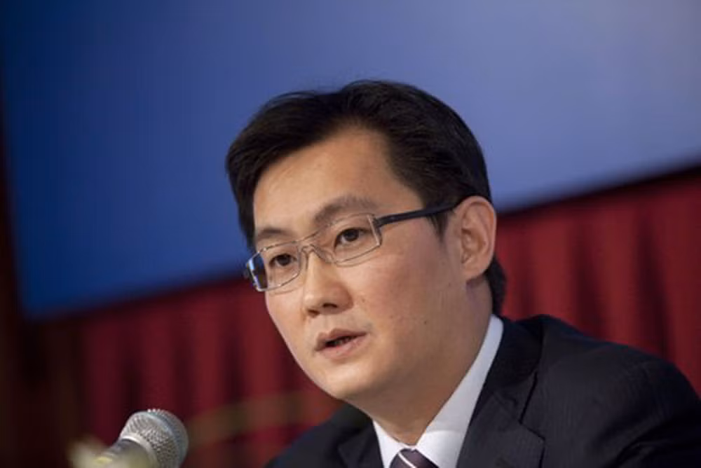 Ma Huateng - Chủ tịch tập đoàn Internet khổng lồ Tencent Holdings đứng thứ 2 với khối tài sản 32,8 tỷ USD, giảm 7 tỷ USD so với năm 2017. Tencent Holdings là công ty có giá trị nhất châu Á đồng thời là 1 trong 5 tập đoàn lớn nhất thế giới.