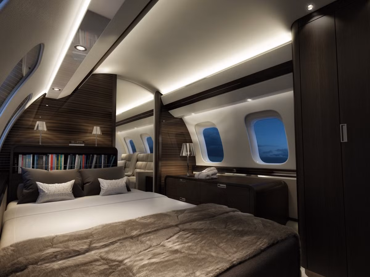 Máy bay có giá 73 triệu USD bao gồm 1 phòng ngủ riêng trang bị nội thất sang trọng.