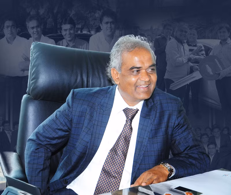 Savji Dholakia được biết đến là ông trùm kim cương nổi tiếng tại Ấn Độ. Sinh năm 1962 trong một gia đình nhỏ ở bang Gurajat (Ấn Độ), ông bỏ học năm 13 tuổi và bắt đầu làm việc cho xưởng kim cương của chú ruột. Ảnh: Wiki.