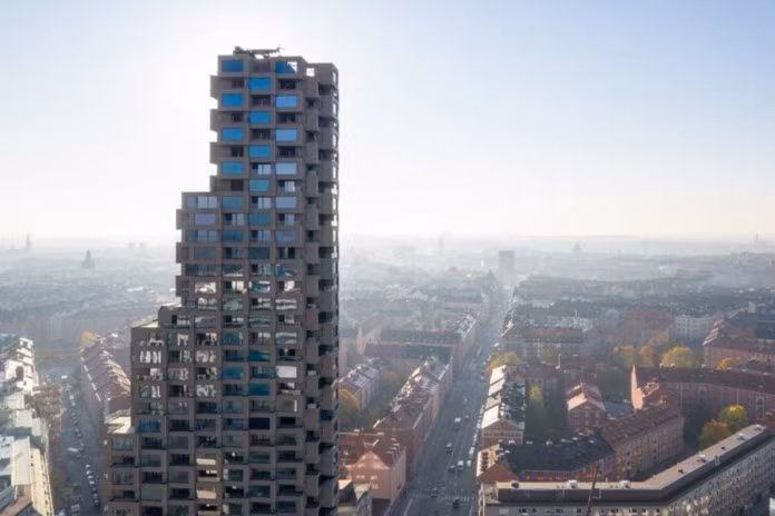 Innovationen Tower là một tòa nhà chọc trời hiện đang được phát triển, nằm ở quận Hagastaden của Stockholm, Thụy Điển. Công trình thiết kế gồm một hệ thống mô đun bê tông đúc sẵn với tổng chiều cao 125m, chứa 182 căn hộ.