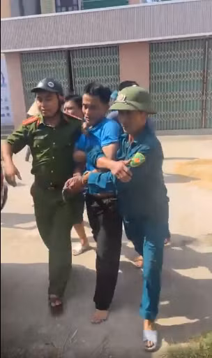 Triệu Quân Sự là quân nhân Quân khu 1. Trong thời gian là binh nhì, Sự thường xuyên trộm cắp và đào ngũ. Năm 2012, Sự sát hại chủ quán cà phê ở quận Long Biên (Hà Nội) để cướp tài sản. Năm 2013, Tòa án Quân sự Quân khu 1 tuyên phạt Sự tù chung thân về các tội Giết người, Cướp tài sản và Đào ngũ. 