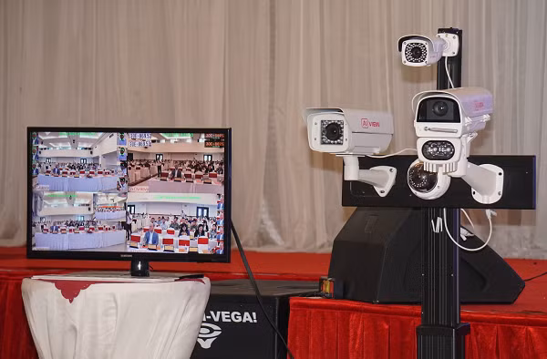 Không những thế, công nghệ camera của Bkav còn có thể tìm chỗ trống trong bãi đỗ xe, phát hiện lửa cháy, xâm nhập nơi không được phép hay các hành vi bất thường khác để đưa ra cảnh báo.