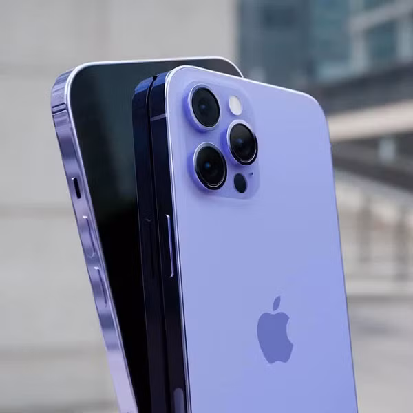 Sau khi phát cuồng về iPhone 13 màu hồng, các iFan lại thêm "rụng tim" với phiên bản màu tím độc lạ. Trước đó, màu tím đã được Apple trình làng lần đầu tiên trên dòng iPhone 11, sau đó là dòng iPhone 12 vào tháng 4/2021.