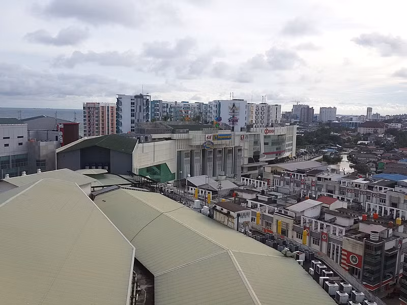 Thủ đô mới, nằm cách Jakarta khoảng 1.400 km, sẽ giúp giảm bớt gánh nặng cho thành phố lớn nhất trên đảo Java hiện nay. Ảnh: Wikipedia. Mời độc giả xem thêm video: Núi lửa Sinabung ở Indonesia phun trào (Nguồn: VTC14)