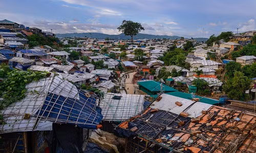 Theo Al Jazeera, hai năm trước, hơn 700 nghìn người tị nạn Rohingya ở bang Rakhine, Myanmar, đã tràn sang Bangladesh. (Nguồn: Al Jazeera)
