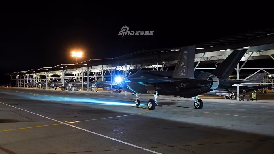Tuy nhiên trong tương lai, Australia vẫn bảo lưu quyền được mua thêm 28 chiếc tiêm kích F-35A nếu cần với giá "ưu đãi". Nguồn ảnh: Sina.