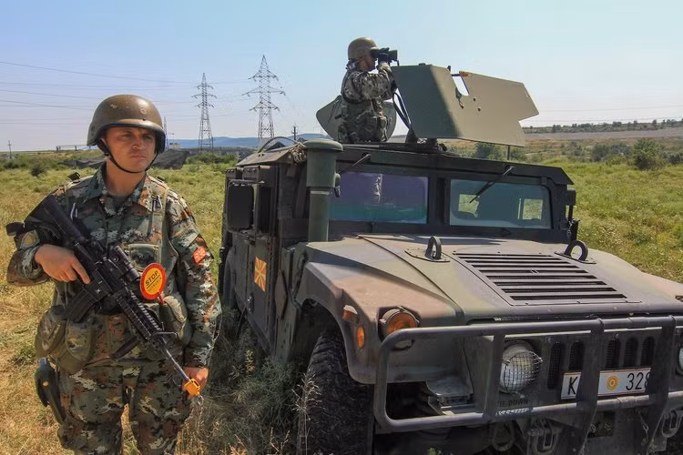 Thành viên mới nhất "chuẩn bị" gia nhập NATO đó là Bắc Macedonia. Tháng 6/2018, NATO đã gửi giấy mời gia nhập tổ chúc tới quốc gia này và rất có thể trong năm nay, quốc gia thuộc Nam Tư cũ này có thể sẽ trở thành thành viên thứ 30 của NATO. Nguồn ảnh: BI.