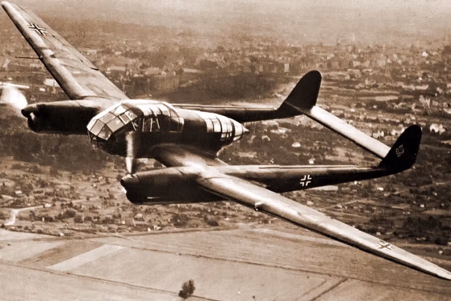 Tiếp theo là Focke-Wulf Fw 189. Đây là loại máy bay hai động cơ, ba ghế ngồi, chuyên được thiết kế cho nhiệm vụ trinh sát và hỗ trợ lục quân. Nguồn ảnh: Fotoreport.