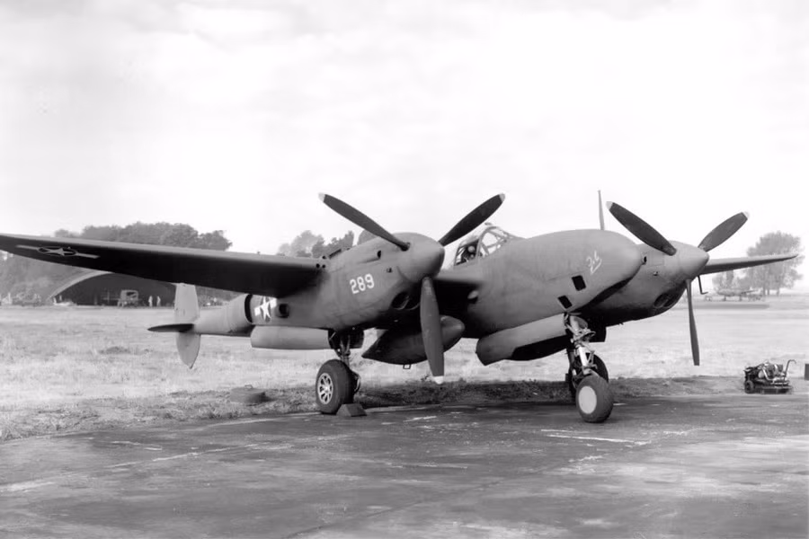 Kiểu thiết kế của P-38 sau này còn được Mỹ mang lên nhiều loại máy bay khác, bao gồm cả các loại máy bay trinh sát, máy bay vận tải... Nguồn ảnh: Fotoreport.