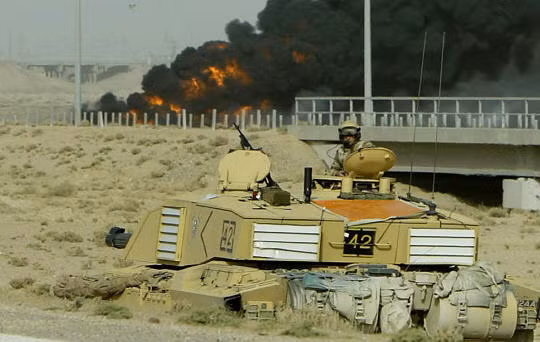 Tuy nhiên huyền thoại khó tin nhất tới nay vẫn là một chiếc xe tăng Challenger 2 bị dính tới... 70 phát đạn chống tăng loại RPG các loại ở mọi cự ly mà không hề hư hỏng, chiếc Challenger 2 này thậm chí chỉ cần... 6 tiếng sửa chữa trước khi sẵn sàng quay lại chiến trường. Nguồn ảnh: Challenger.
