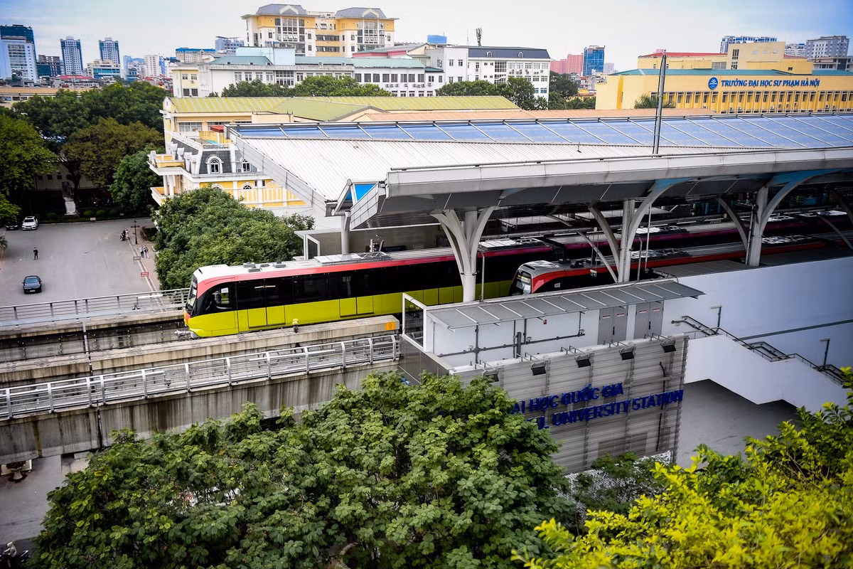 Dự án xây dựng tuyến đường sắt đô thị thí điểm, đoạn Nhổn - ga Hà Nội dài 12,5 km, đi qua 8 ga trên cao và 4 ga ngầm; trong đó, đoạn trên cao (Nhổn - Cầu Giấy) dài 8,5 km và đoạn đi ngầm (Cầu Giấy - ga Hà Nội) dài 4 km.