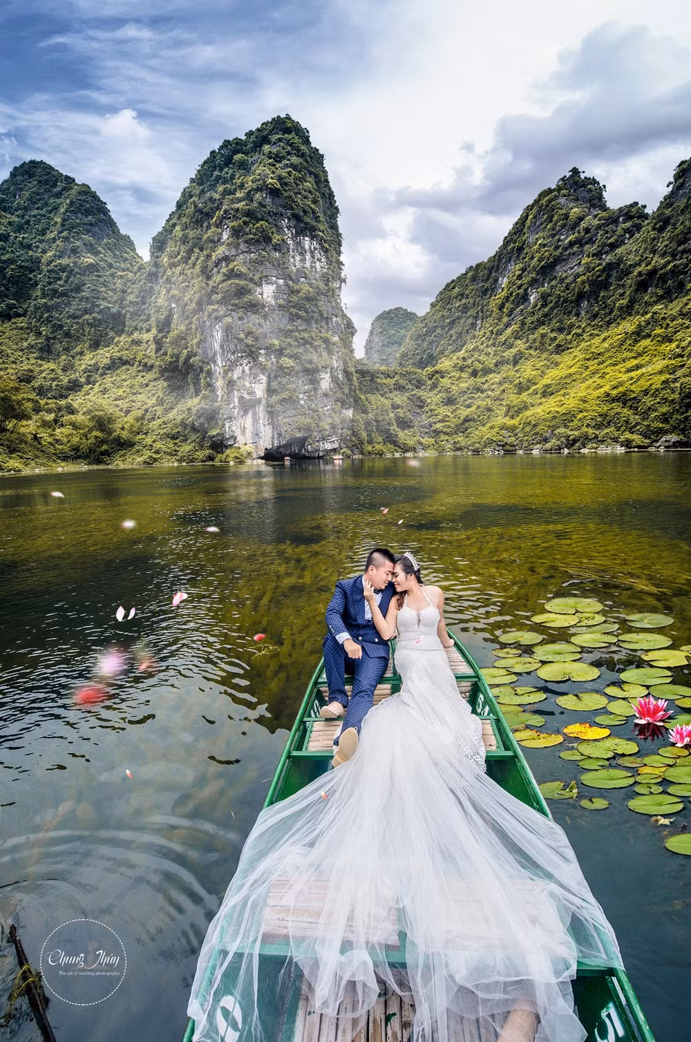 Theo đó, sau hôn lễ riêng, Thanh Nhân và DJ Wang sẽ tổ chức đám cưới tập thể cho những cặp đôi kém may mắn, khuyết tật để có thể cùng chia sẻ khoảnh khắc hạnh phúc với họ.