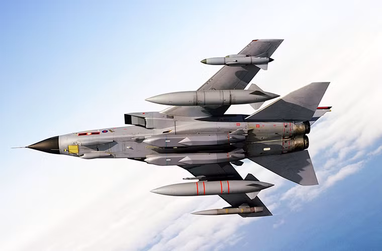Cụ thể, tên lửa hành trình Storm Shadow được sử dụng để phá hủy một căn hầm lớn của IS nằm sâu trong lòng đất tại một vị trí ở phía Tây, Iraq.
