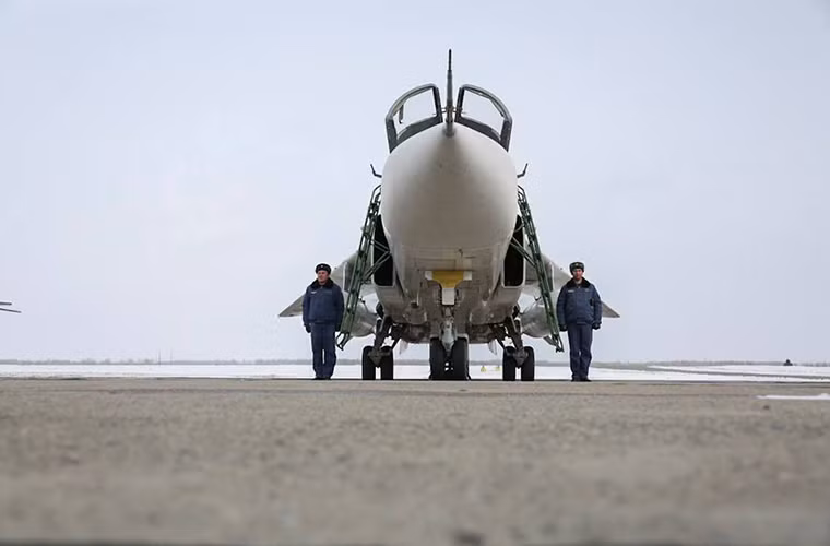 Dù dành được hàng loạt chiến thắng quan trọng nhưng Không quân Nga vẫn chịu tổn thất tại Syria, khi một chiếc Su-24M của Nga bị Thổ Nhĩ Kỳ bắn hạ vào tháng 11 năm ngoái khiến một phi công thiệt mạng. Nguồn ảnh: BQP Nga