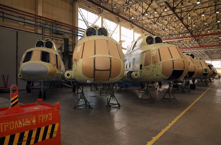 Theo đó toàn bộ phần khung của những chiếc Mi-8, Mi-171 hay cả Mi-8AMTSh-VA đều sẽ được sản xuất trước và được niêm cất trong kho lưu trữ trong khi chờ tới lượt để hoàn thiện với hệ thống trang thiết bị điện tử và động cơ.