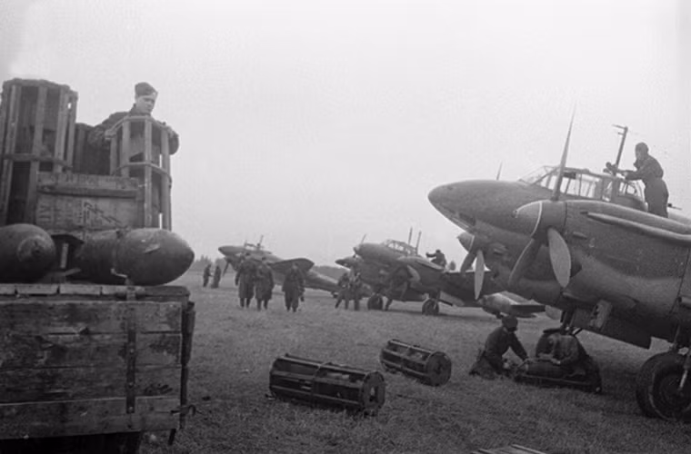 Phi đội máy bay ném bom Petlyakov Pe-2 của Không quân Liên Xô trước giờ xuất kích. Nguồn ảnh: Sputnik