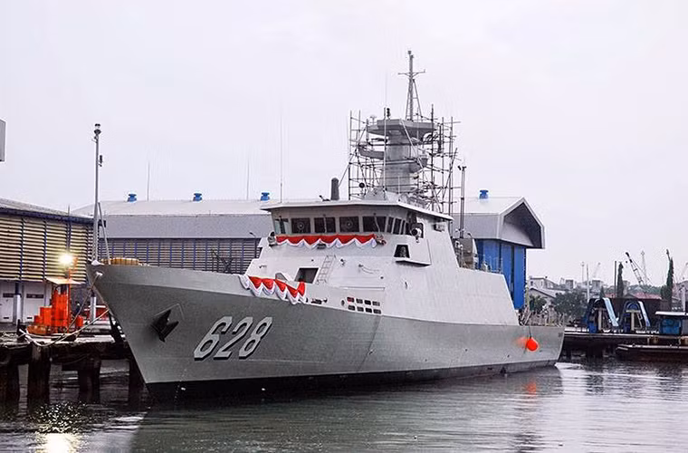 Theo nguồn tin quân sự của Indonesia, hai tàu tên lửa KCR-60M có trong trang bị của Hải quân Indonesia hiện tại sẽ được trang bị mới các tổ hợp vũ khí Type 730 thay cho các pháo tự động 20mm trước đó. Quá trình này sẽ diễn ra tại một nhà máy đóng tàu của PT PAL ở Surabaya.