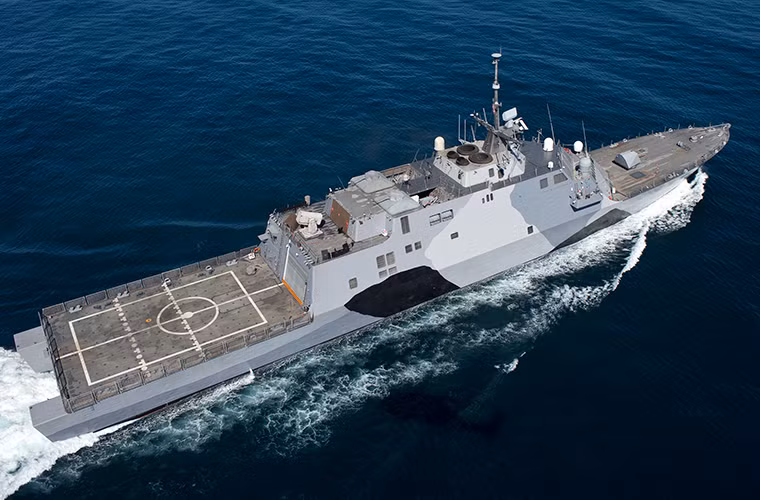 Các tàu chiến ven bờ lớp LCS gồm Freedom và Independence của Hải quân Mỹ vốn không hề được trang bị tên lửa chống hạm và chúng chỉ được trang bị các loại vũ khí phòng vệ tầm gần như hệ thống tên lửa phòng không trên hạm RIM-116 hoặc hải pháo Mk 110 57mm.