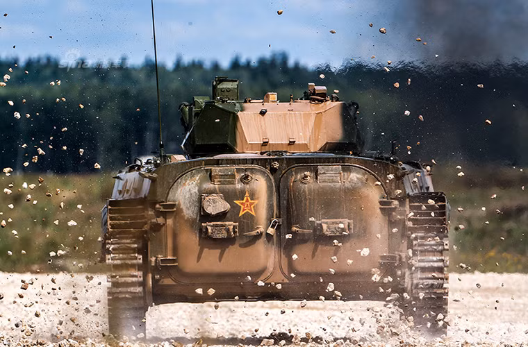 Hình ảnh Type 86G nhìn từ phía sau ta có thể dễ dàng nhận thấy nó không khác gì so với BMP-1 hay BMP-2.