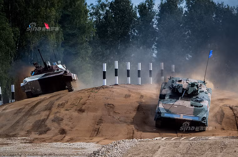 Giống như nhiều phần thi khác tại hội thao quân sự quốc tế Army Game 2016, ở phần thi “Suvorov attack” dành cho xe chiến đấu bộ binh - đại diện Trung Quốc cũng sử dụng các trang thiết bị quân sự do nước này tự chế tạo. Tuy nhiên có điều khá thú vị là đối thủ của những chiếc BMP-2 tại phần thi này lại là Type 86G - phiên bản sao chép của BMP-1 do Trung Quốc phát triển.