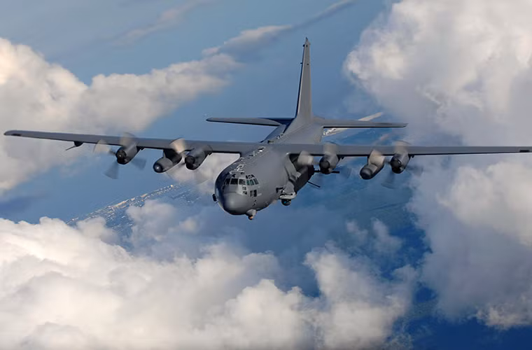 Tạp chí Business Insider dẫn lời người đứng đầu Bộ Tư lệnh tác chiến đặc biệt (AFSOC) của Không quân Mỹ cho biết, AFSOC khá lạc quan về khả năng trang bị vũ khí laser cho phi đội máy bay cường kích AC-130 của nước này, thậm chí là cả trên dòng máy bay vận tải đa năng V-22 Osprey.