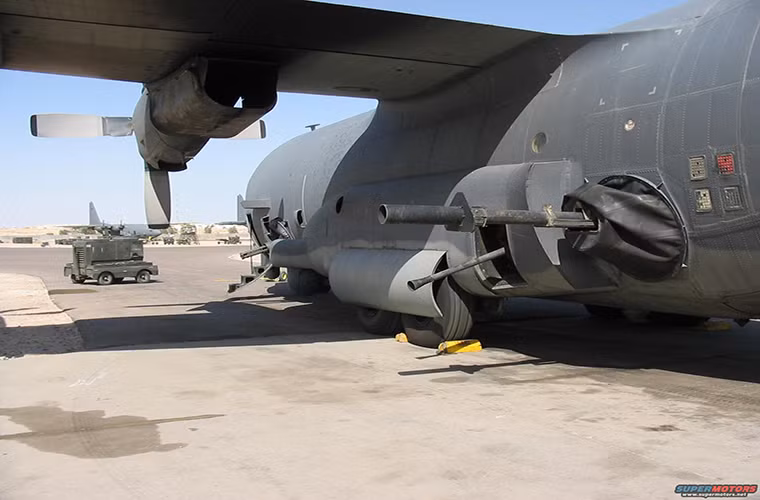 Trung tướng Brad Webb một chỉ huy cao cấp của AFSOC cho hay, Không quân Mỹ hoàn toàn không có ý định phát triển một mẫu vũ khí laser tiêu tốn quá nhiều năng lượng cho mỗi phát bắn và nhất khi là nó sẽ được trang bị trên một chiếc máy bay nào đó.